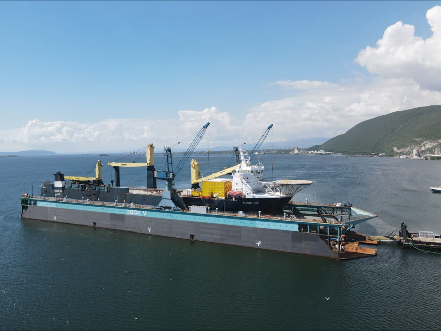 The "Mexican Giant" in the dock in Jamaica