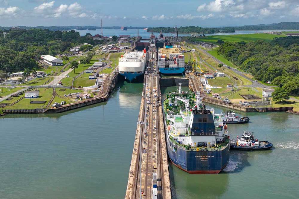 Panama, Panama Canal, Locks, ACP