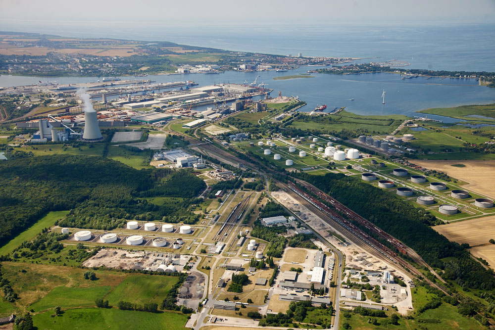 Port of Rostock, oil storage, Euroports, Total, 50Hertz