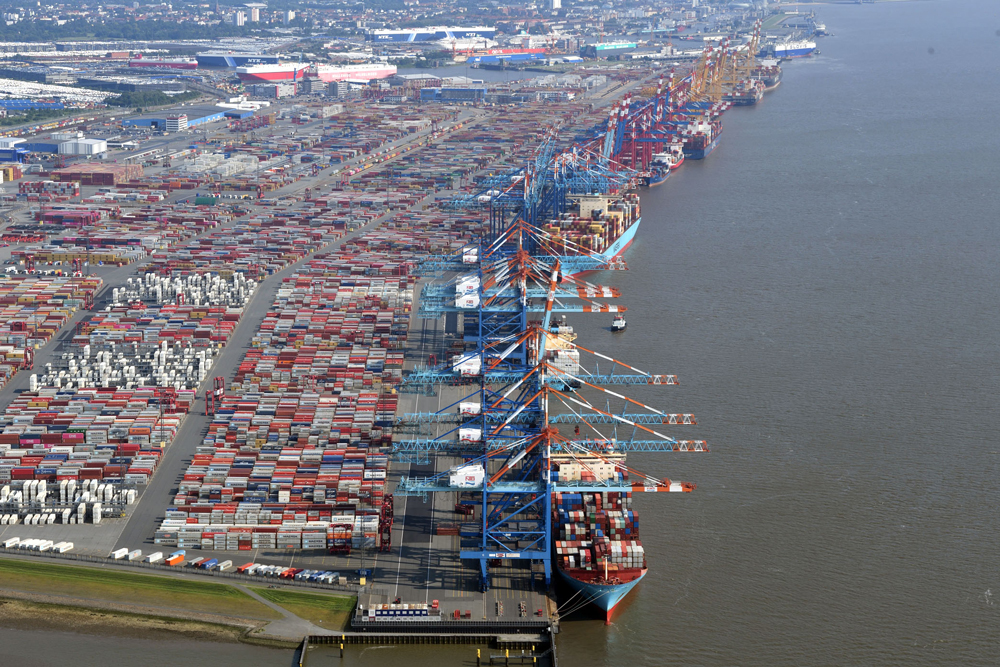 Container terminal, Bremerhaven, Stromkaje, Smartport, German seaports