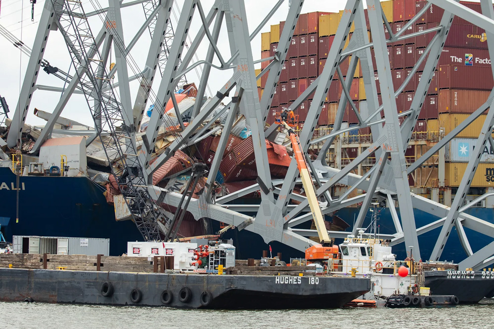 Francis Scott Key Bridge, Dali, container ship, Baltimore, Coll