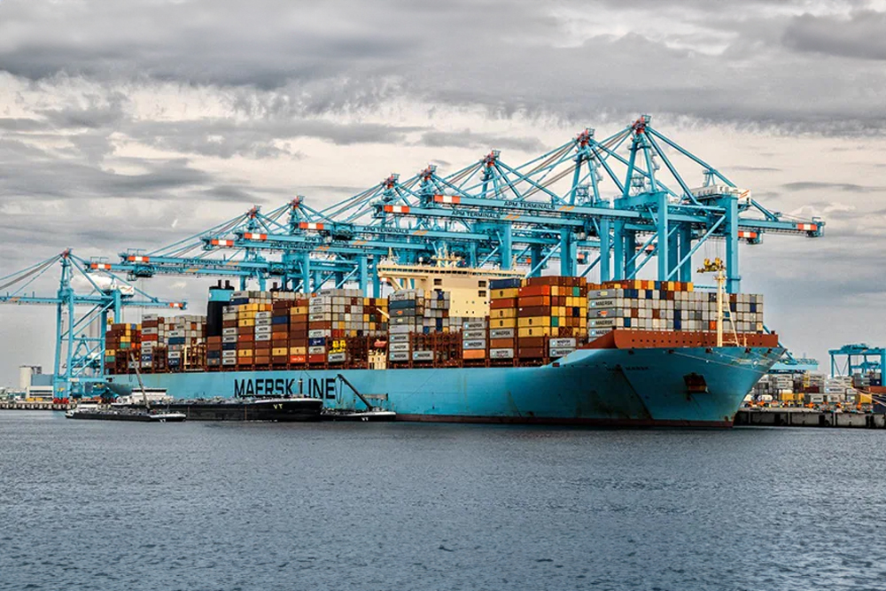 Maersk, ship, port, ME2, service