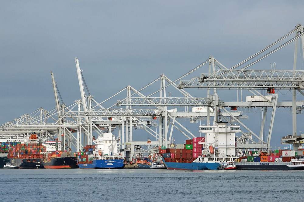 Rotterdam, seagoing vessel, inland vessel, inland navigation