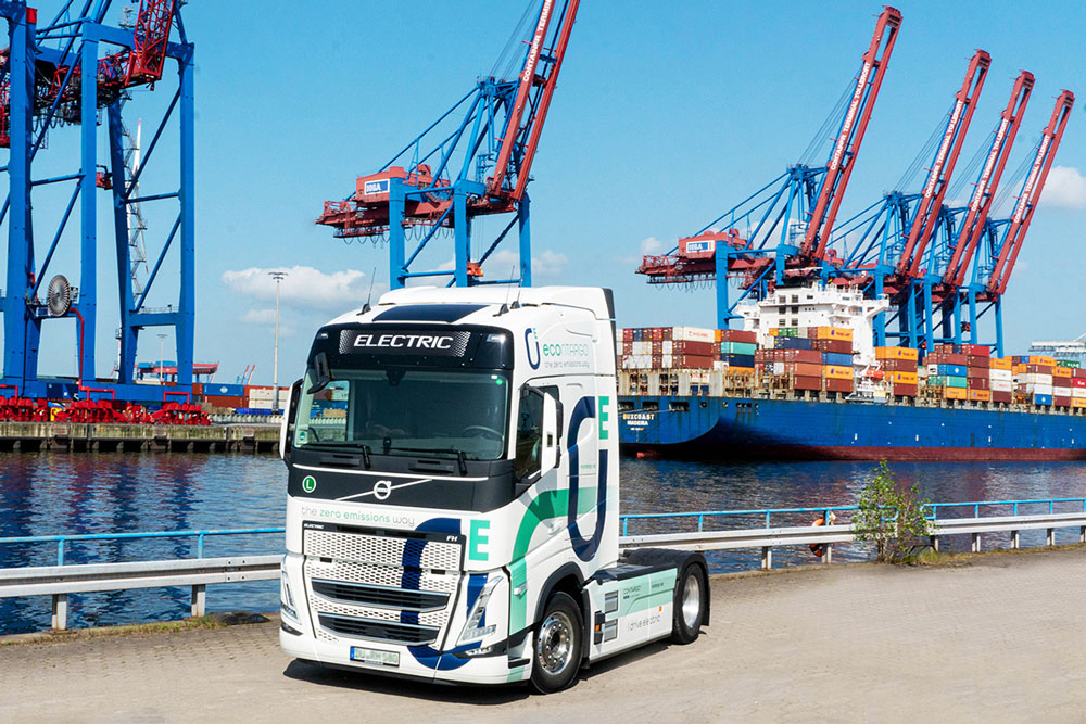 Hamburg, port, e-truck, Tchibo, e-fuels/ Zemba