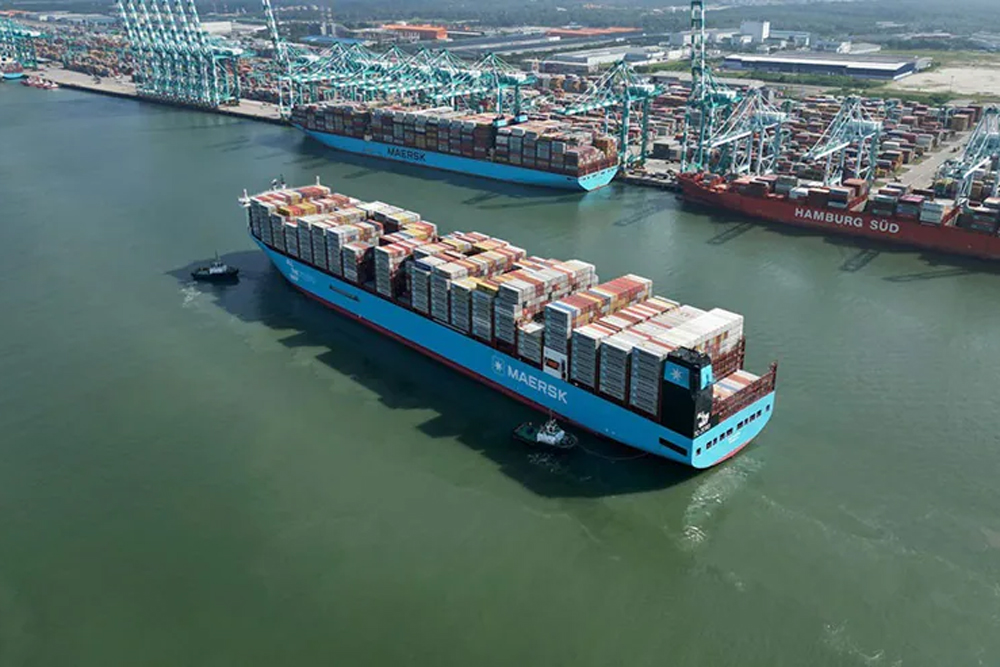 Maersk, newbuildings, port, container ship