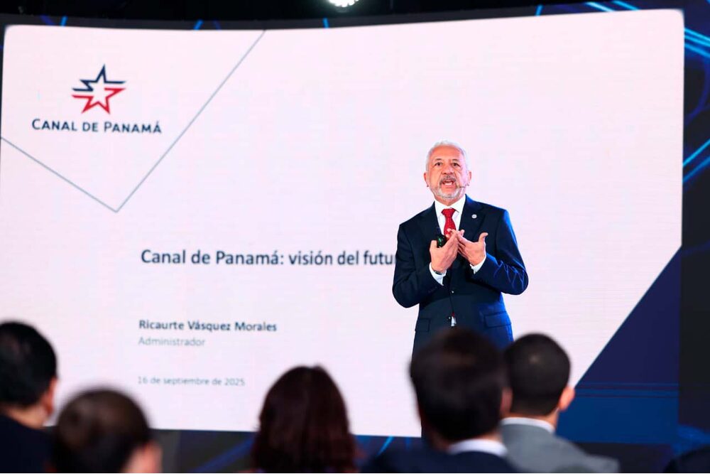 Administrator of the Panama Canal Authority Ricaurte Vásquez Morales presents the ten-year strategy