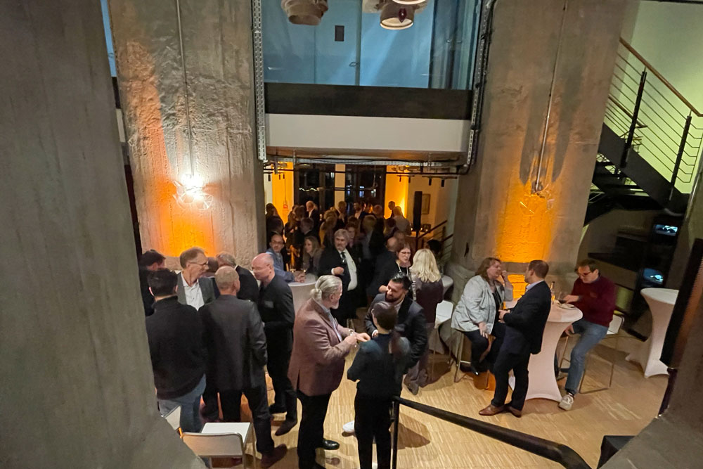 Zahlreiche Vertreter der maritimen Branche folgten der Einladung an den Veritaskai 