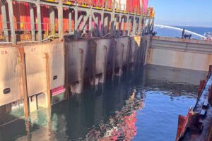 Fire on "ONE Henry Hudson": salvage continues, cargo hold flooded 1 Salvage work on the "ONE Henry Hudson" continues after the fire broke out in the port of Los Angeles (© US Coast Guard)