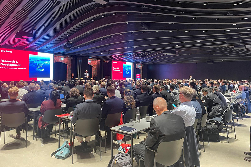 Everllence launches first ammonia two-stroke engine 1 More than 300 industry representatives gathered in Copenhagen for the launch of the new Everllence ammonia engine