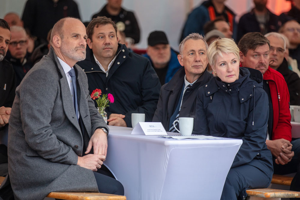 Celebrating the completion of the ship together (from left): Tim Wagner, CEO NVL, Lars Klingbeil, Federal Minister of Finance, Harald Jaekel, Managing Director of Peene-Werft, and Manuela Schwesig, Minister President of Mecklenburg-Vorpommern
