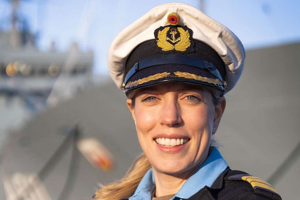 The commander of the tender "Elbe", Corvette Captain Michelle Niehage