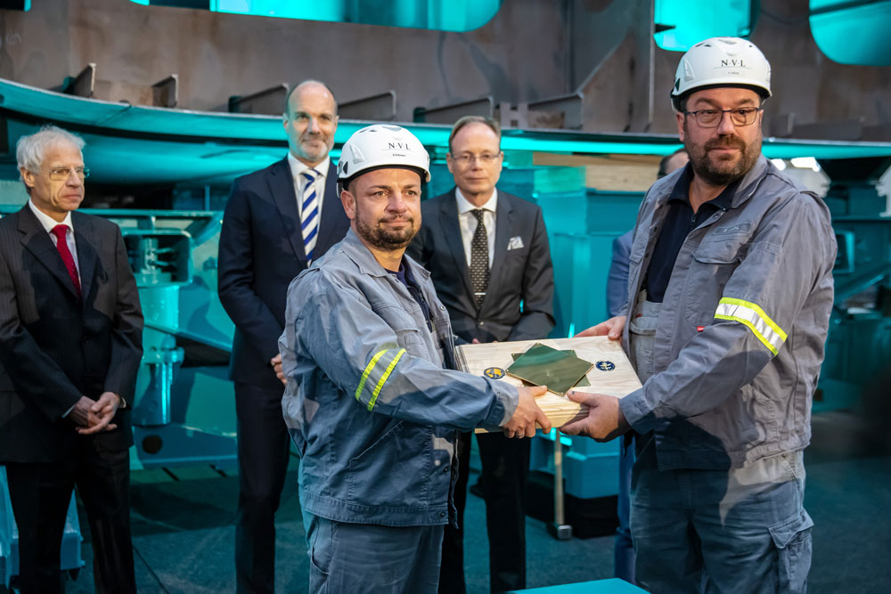 Keel laying for a new fleet service boat at the Peene shipyard