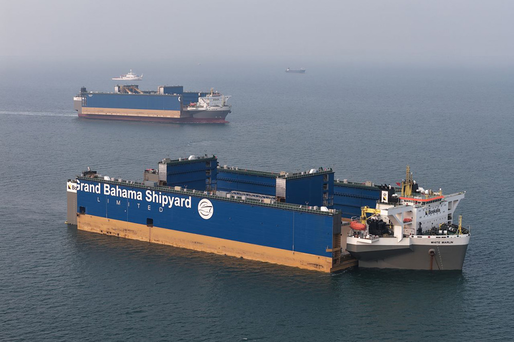 New floating dock "Lucayan" to be transferred to the Caribbean for Grand Bahama Shipyard, split in two