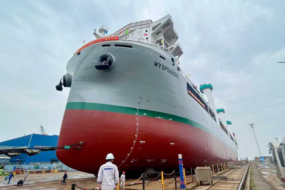 Launching at ZPMC-Werf