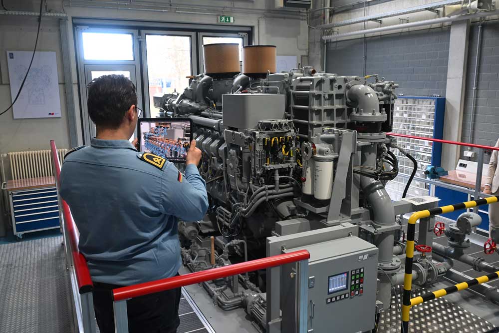 Instead of practicing in the engine room, marine engineers train on land (© Rolls-Royce Power Systems)
