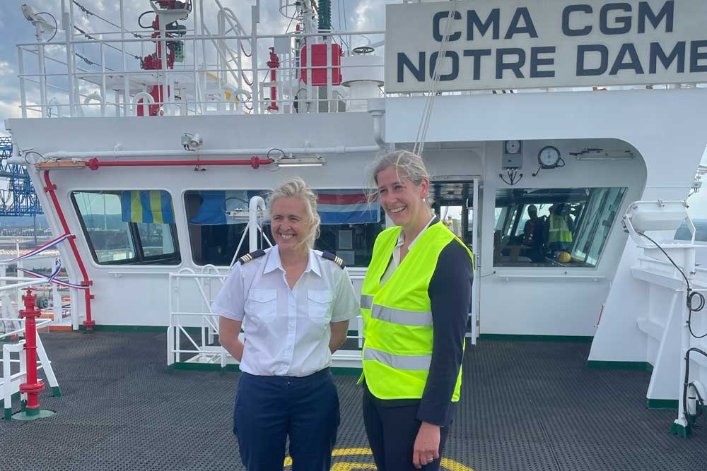 “CMA CGM Notre Dame”: A giant with special requirements 1 Captain Marie-Caroline Guillou (left) with Mirja Nibbe, General Manager at CMA CGM Germany