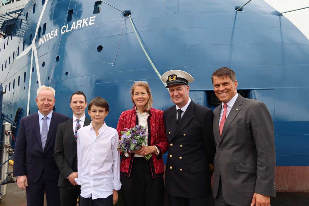 Fourth CSOV for Bernhard Schulte Offshore 1 Christening of the “Windea Clarke” (from left): Lars Lühr Olsen, Managing Director of Ulstein Verft; Martinus Warholm, Project Manager at Ulstein Verft; J. Kyrle, son of the godmother; godmother Helen Kyrle; Rainer Müller, captain of the “Windea Clarke”; Matthias Müller, Managing Director of Bernhard Schulte Offshore