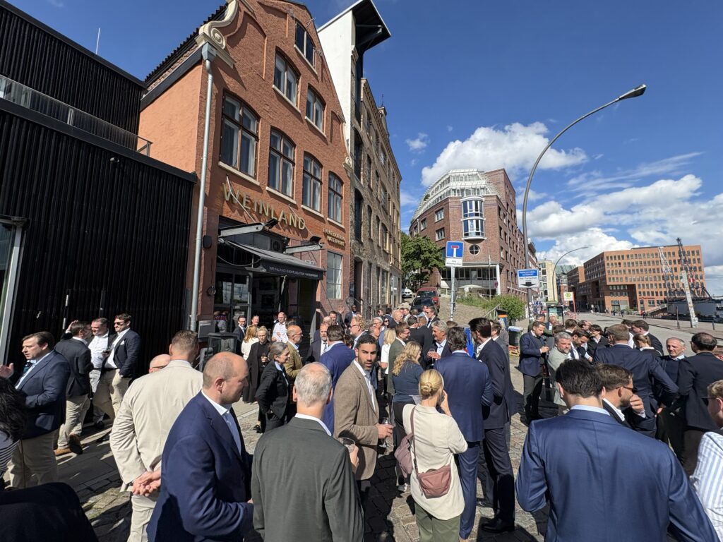 Numerous representatives from the maritime industry, customers and staff gathered for Hanse Bereederung’s anniversary celebrations 