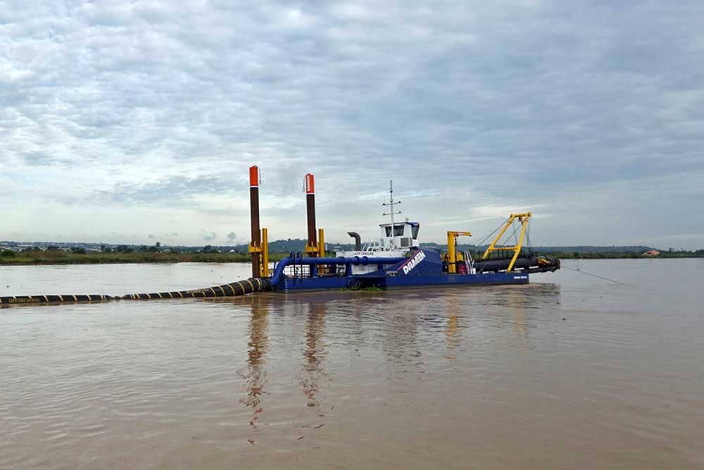 "Lady Caroline" is being used in the Niger City Project (© Damen)