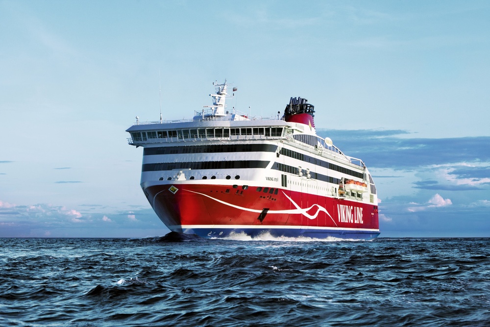 The “Viking XPRS” operates between Helsinki and Tallinn. As part of its partnership with Viking Line, TT-Line plans to offer its freight customers transport services on board the ferry in future (© Viking Line)