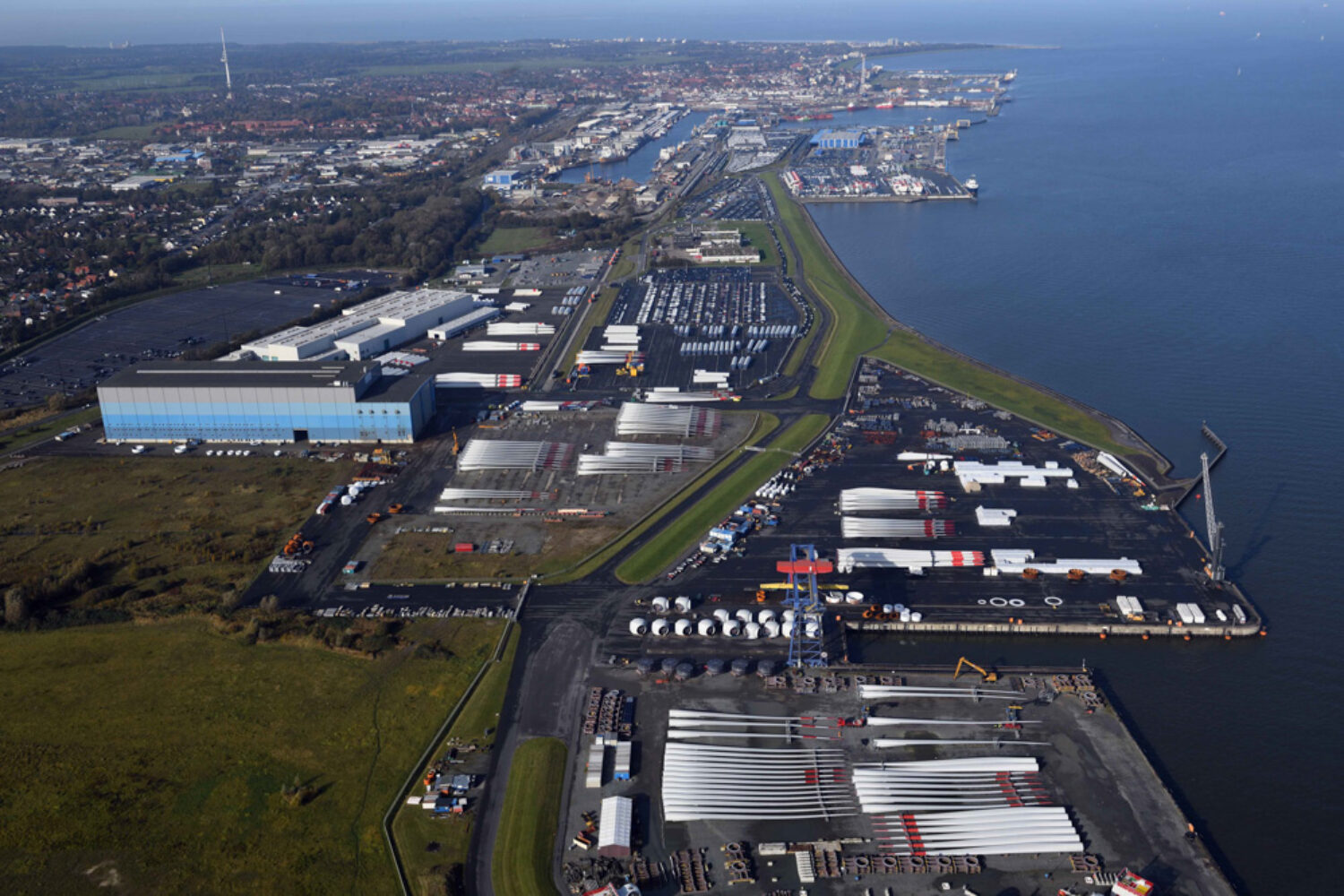 Cuxhaven, Offshore, Berths