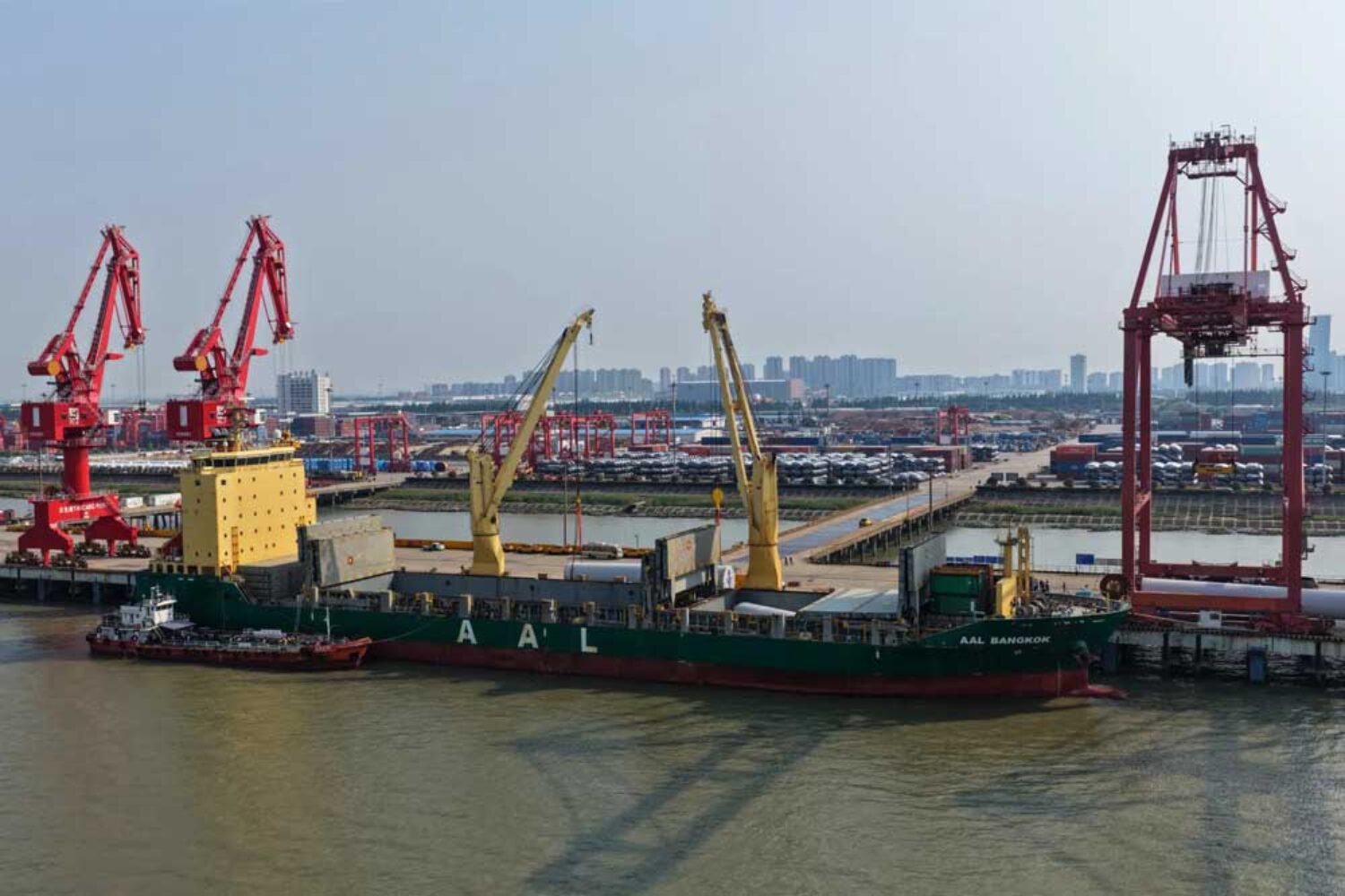 MPP vessel ‘AAL Bangkok’ in the port of Trincomalee