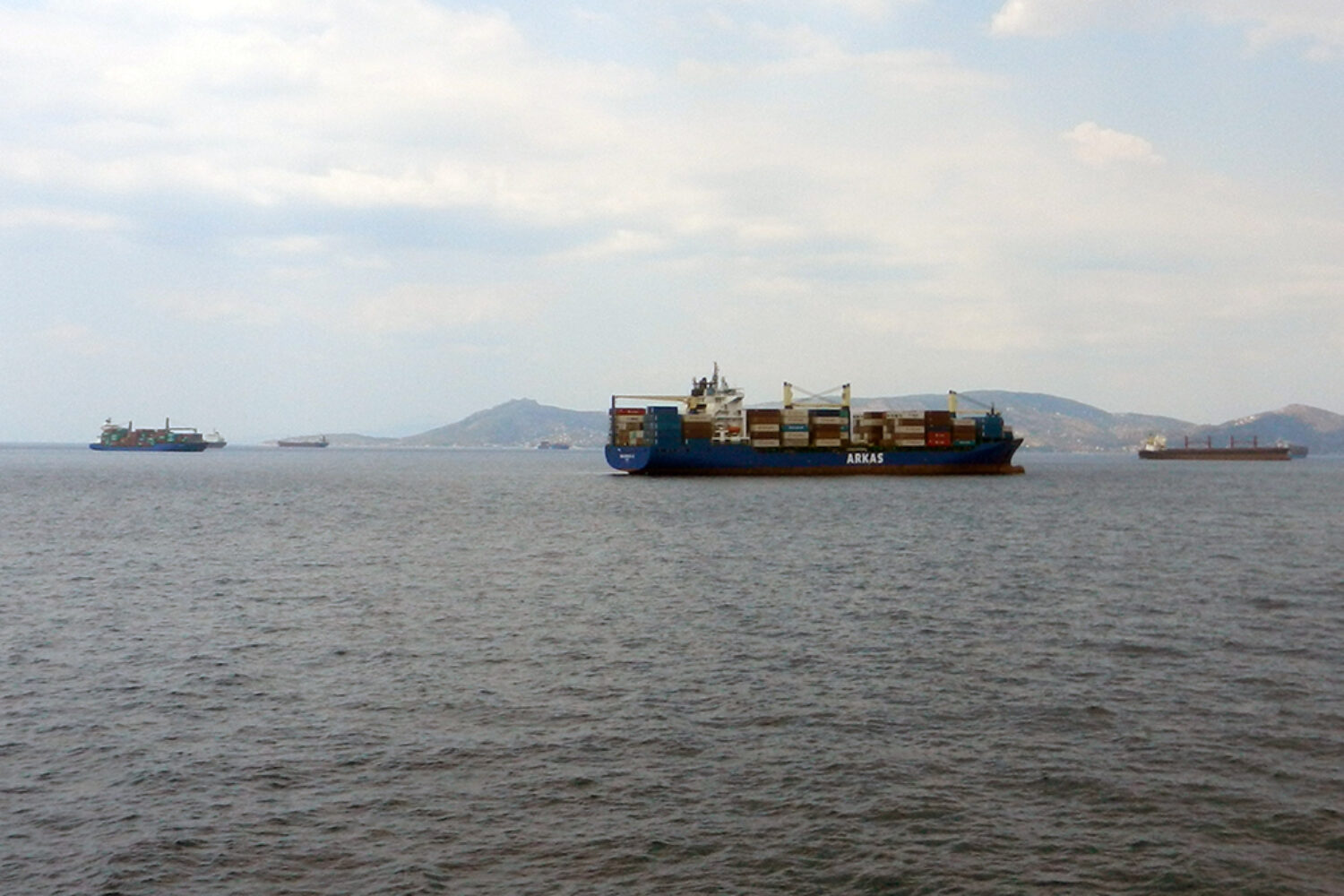 Arkas Mediterranean Feeder Greece Piraeus 5 c Felix Selze