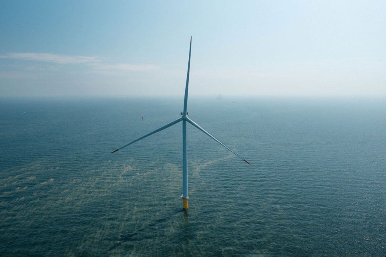 The expansion of offshore wind energy should support the climate transition and lead to lower electricity costs