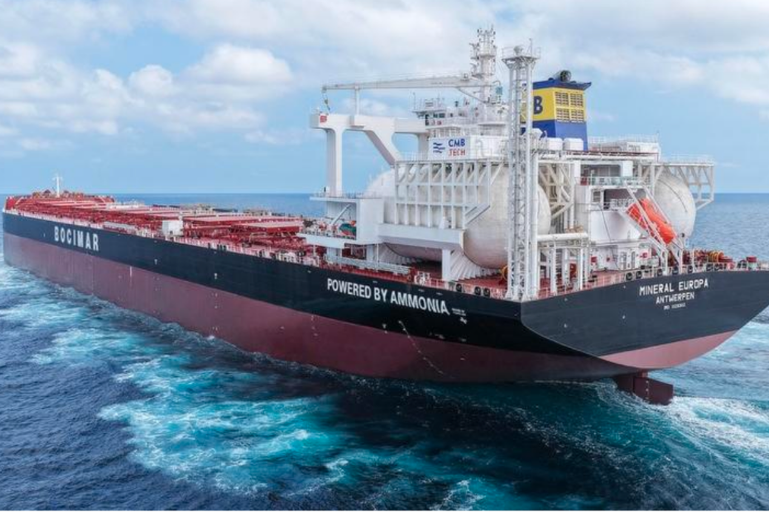 According to CMB.Tech, the “Mineral Europa”, with a deadweight tonnage of 210,000 tdw, is the world’s first ammonia-powered bulk carrier. Her maiden voyage is to Australia (© CMB.Tech)