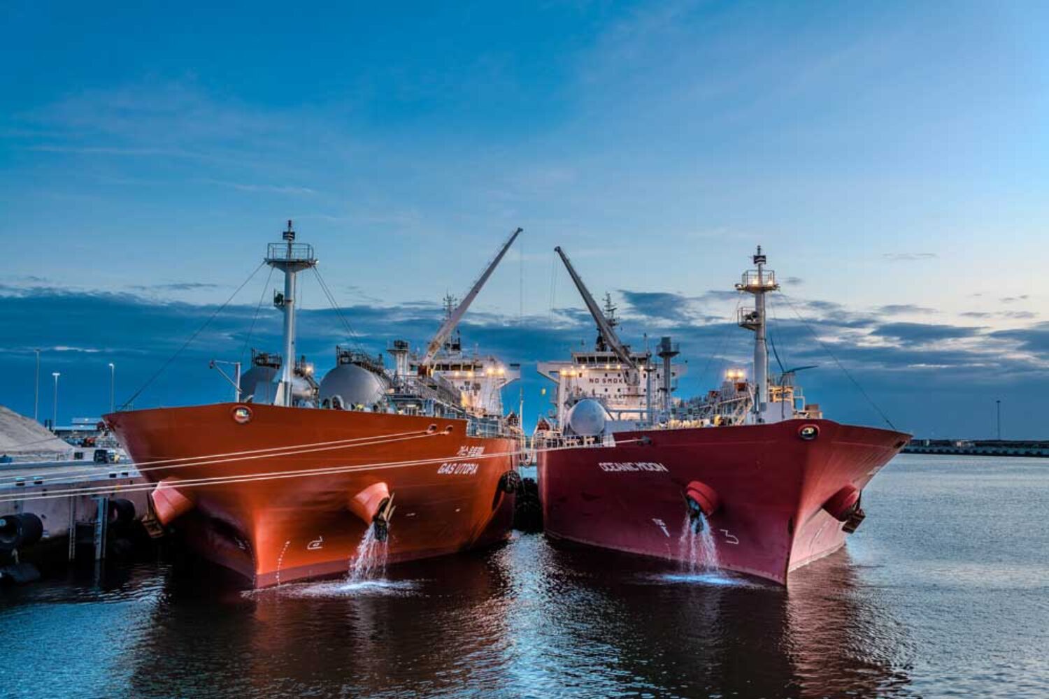 Ship-to-ship transshipment of ammonia in the port of Rotterdam