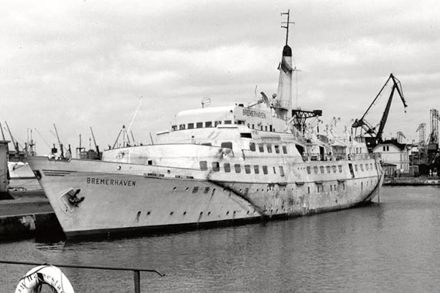 Bremerhaven, bathing ship