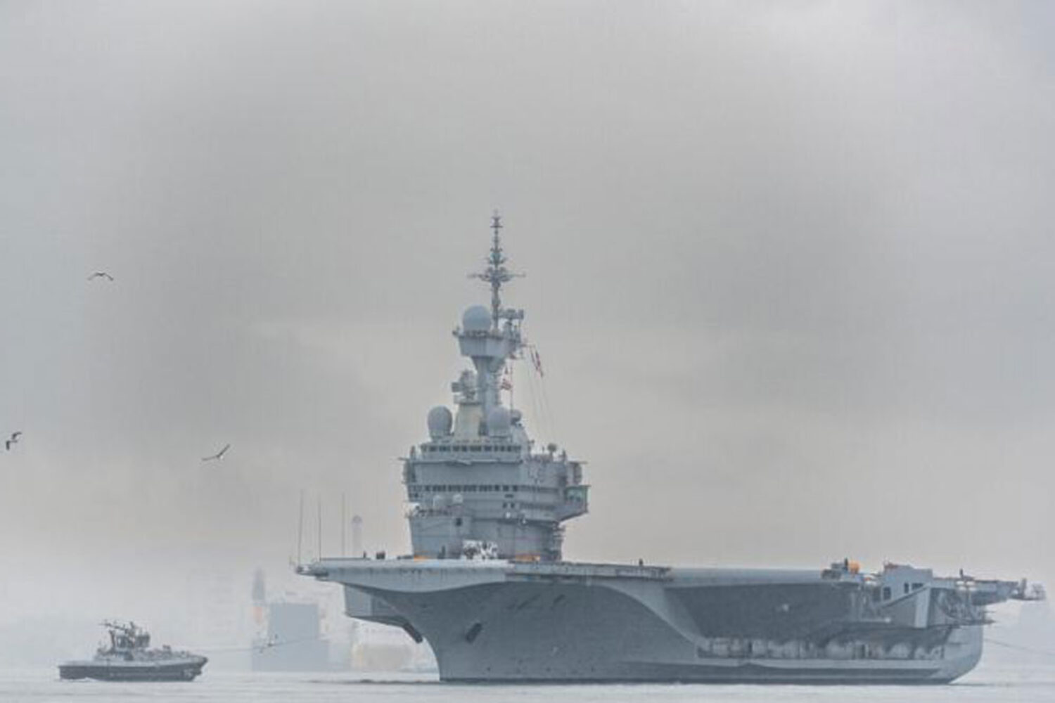 The French Navy deploys the aircraft carrier Charles de Gaulle to the crisis region