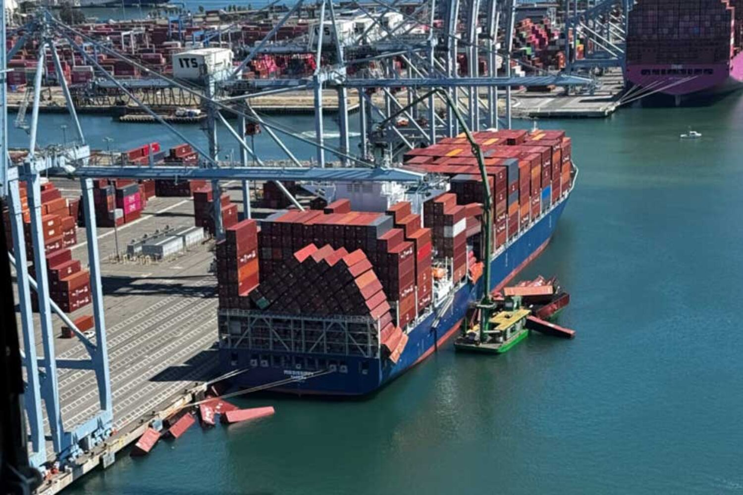 A container collapsed on the container ship "Mississippi" on 09.09.25