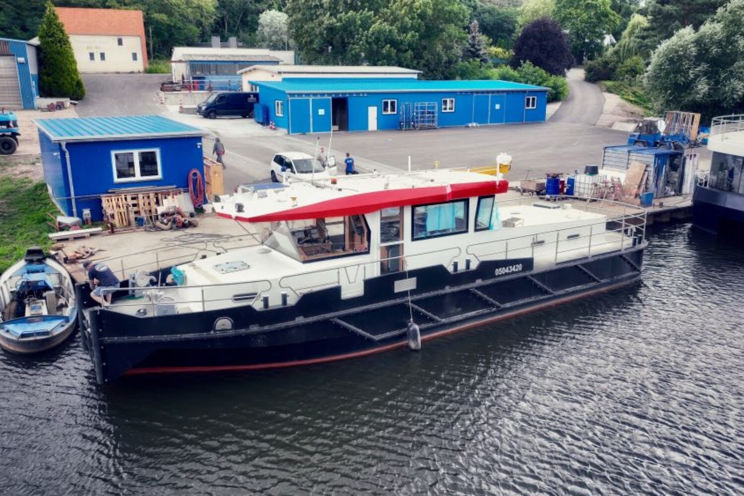 E-Spatz-in-der-Werft_Quelle_Schiffswerft_Bolle