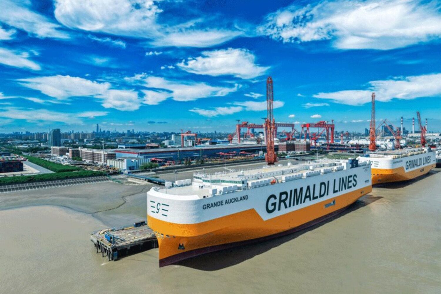 "Grande Auckland" and "Grande Melbourne" in China (© Grimaldi)