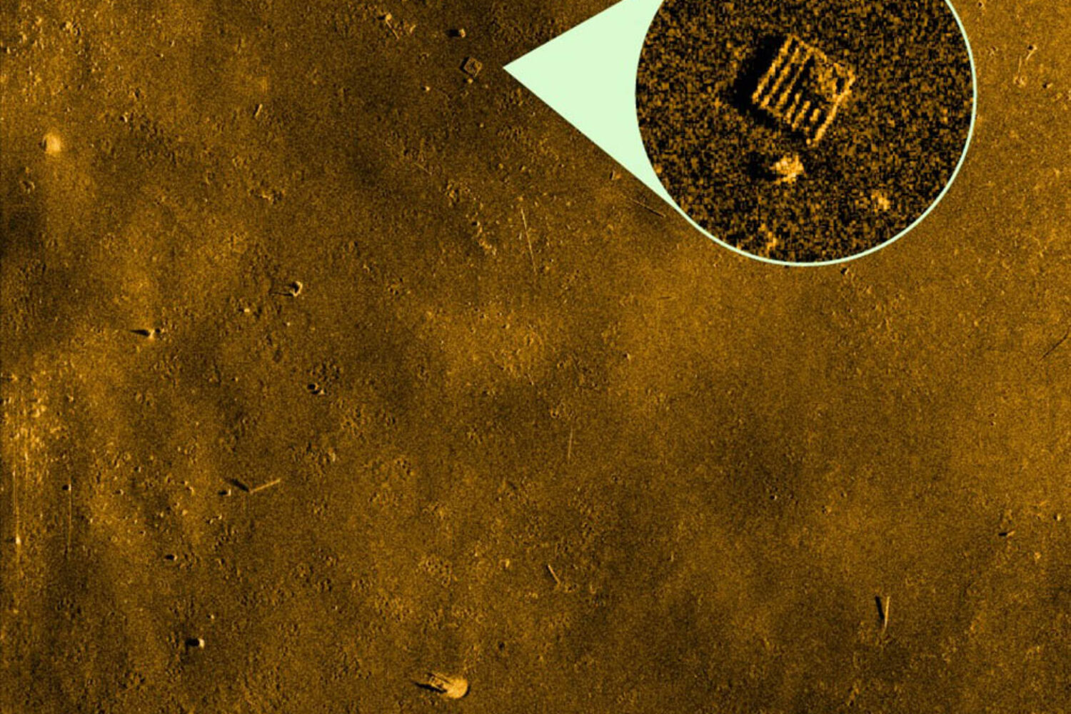 HiSAS imagery with objects on the seafloor