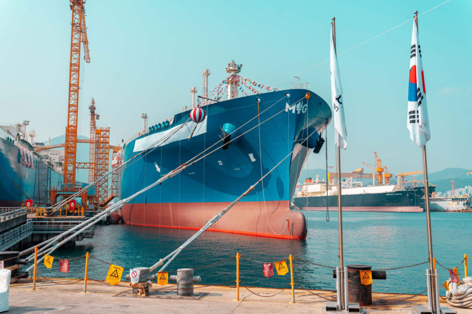 Each of the ships has a capacity of 174,000 m³ of LNG