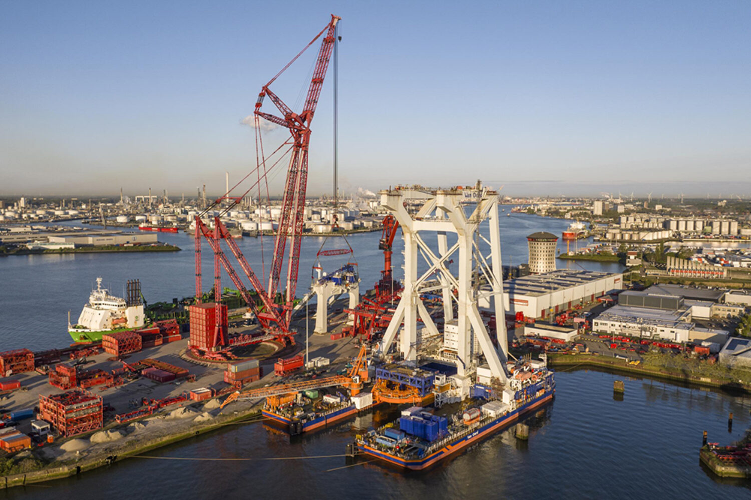 Svanen, Heavylift, Van Oord