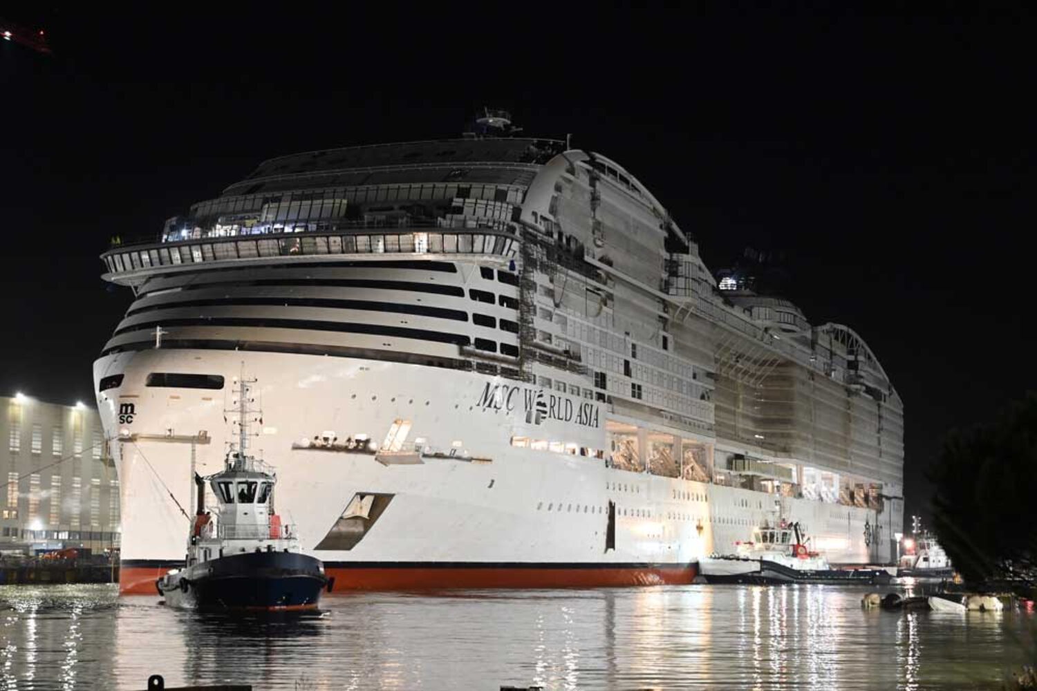 Floating the "MSC World Asia" at Chantiers de l'Atlantique