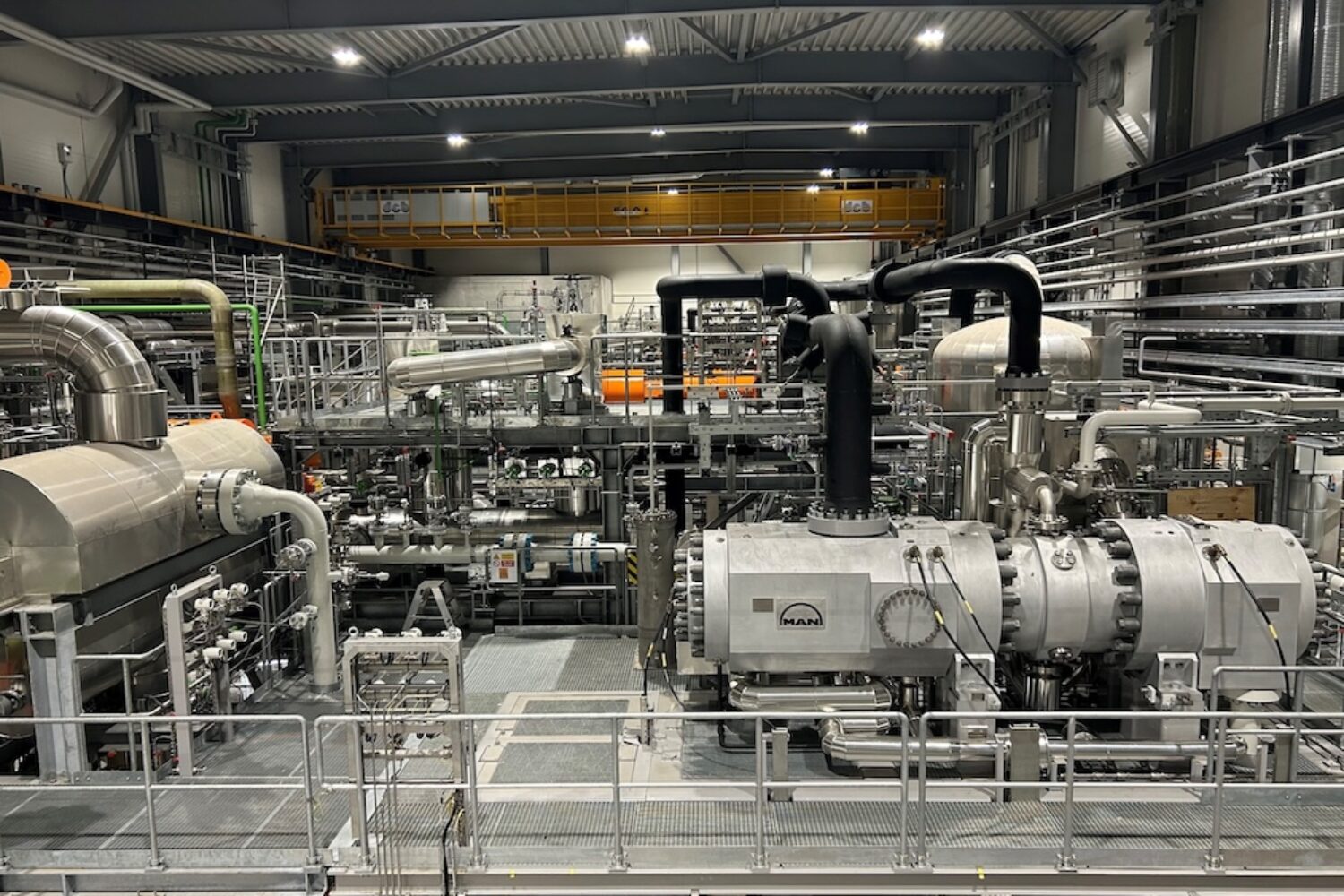 World's largest CO2-based seawater heat pump from MAN Energy Solutions supplies heat for Esbjerg for the first time © MAN Energy Solutions