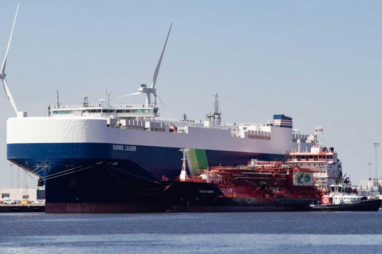NYK car carrier "Sumire Leader" bunkers bio-LNG in Zeebrugge