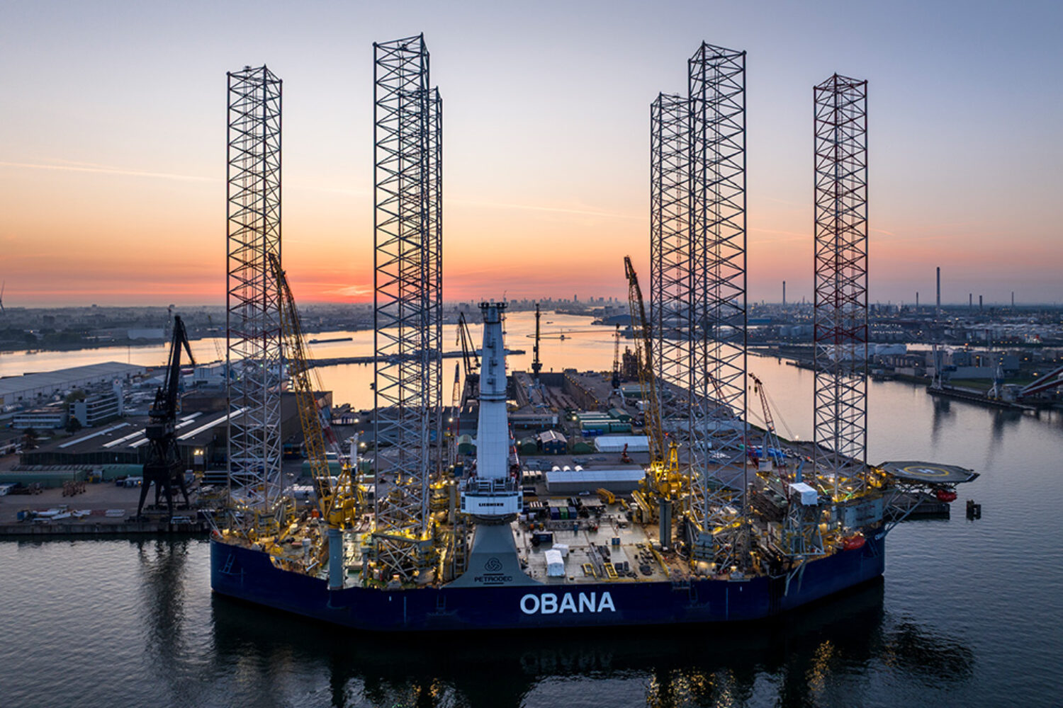 ladies, jack-up, installation ship, Petrodec, Obana