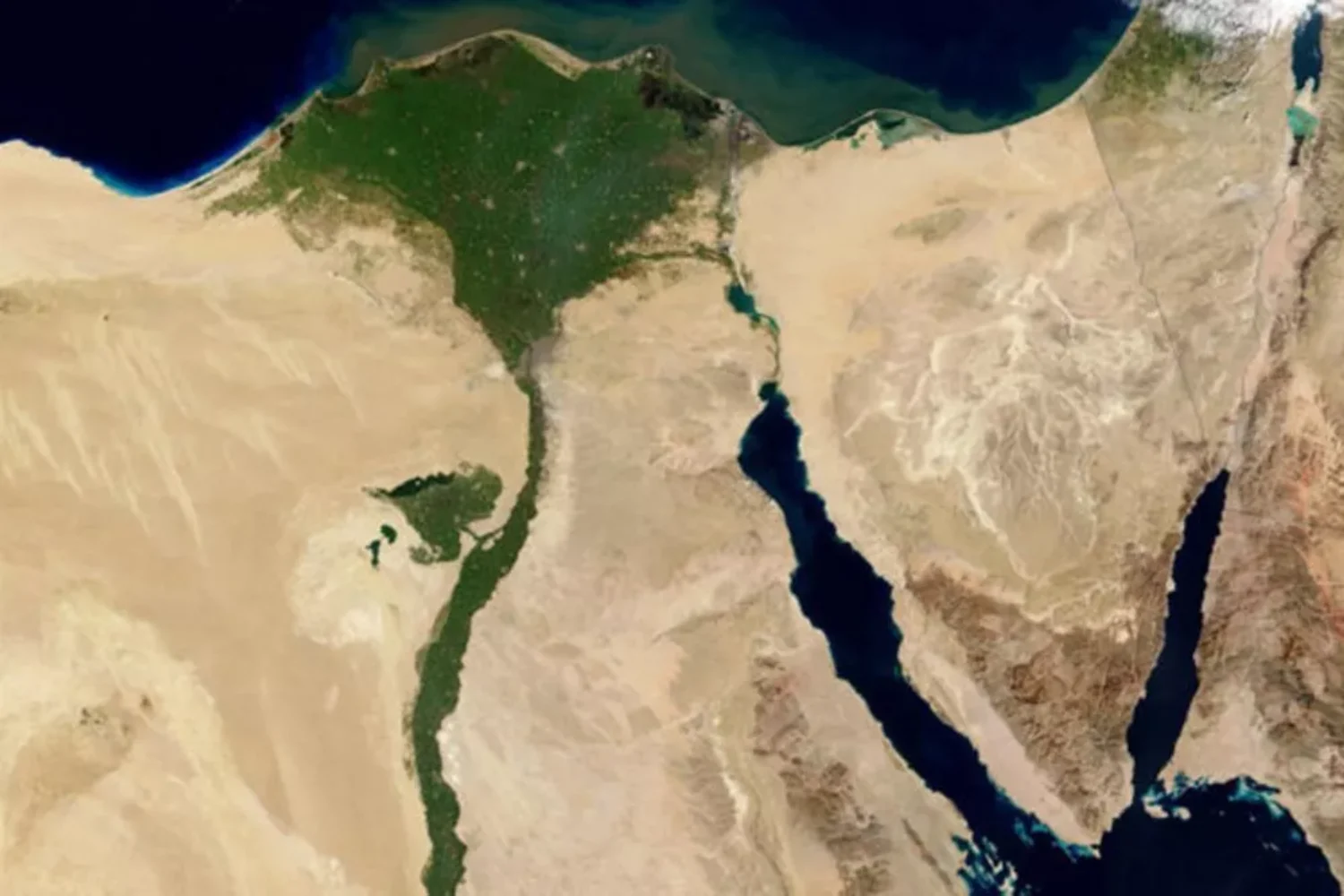 Satellite image of the Red Sea with the Suez Canal, Nile Delta, and Arabian Peninsula: Almost ten percent of German foreign trade passes through this strategically important route
