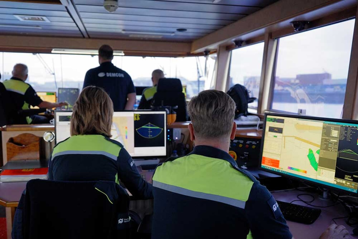 The unmanned measuring vehicle in operation on Maasvlakte 2 (© Port of Rotterdam/ IJsbreker TV)