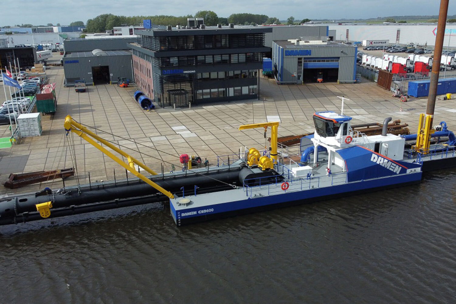 As the excavator comes from Damen's stock program, it could be delivered immediately