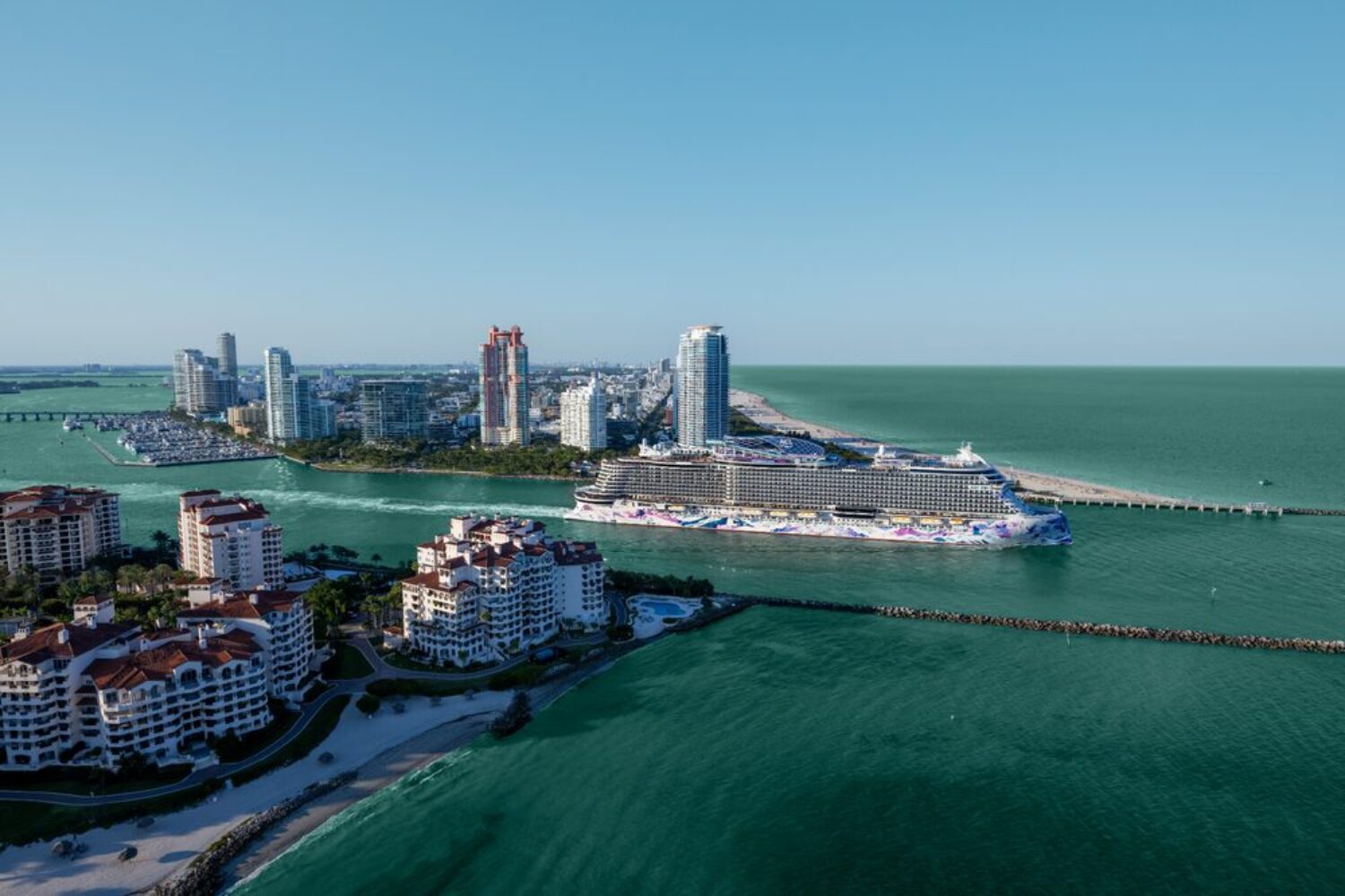 A cruiser in Miami