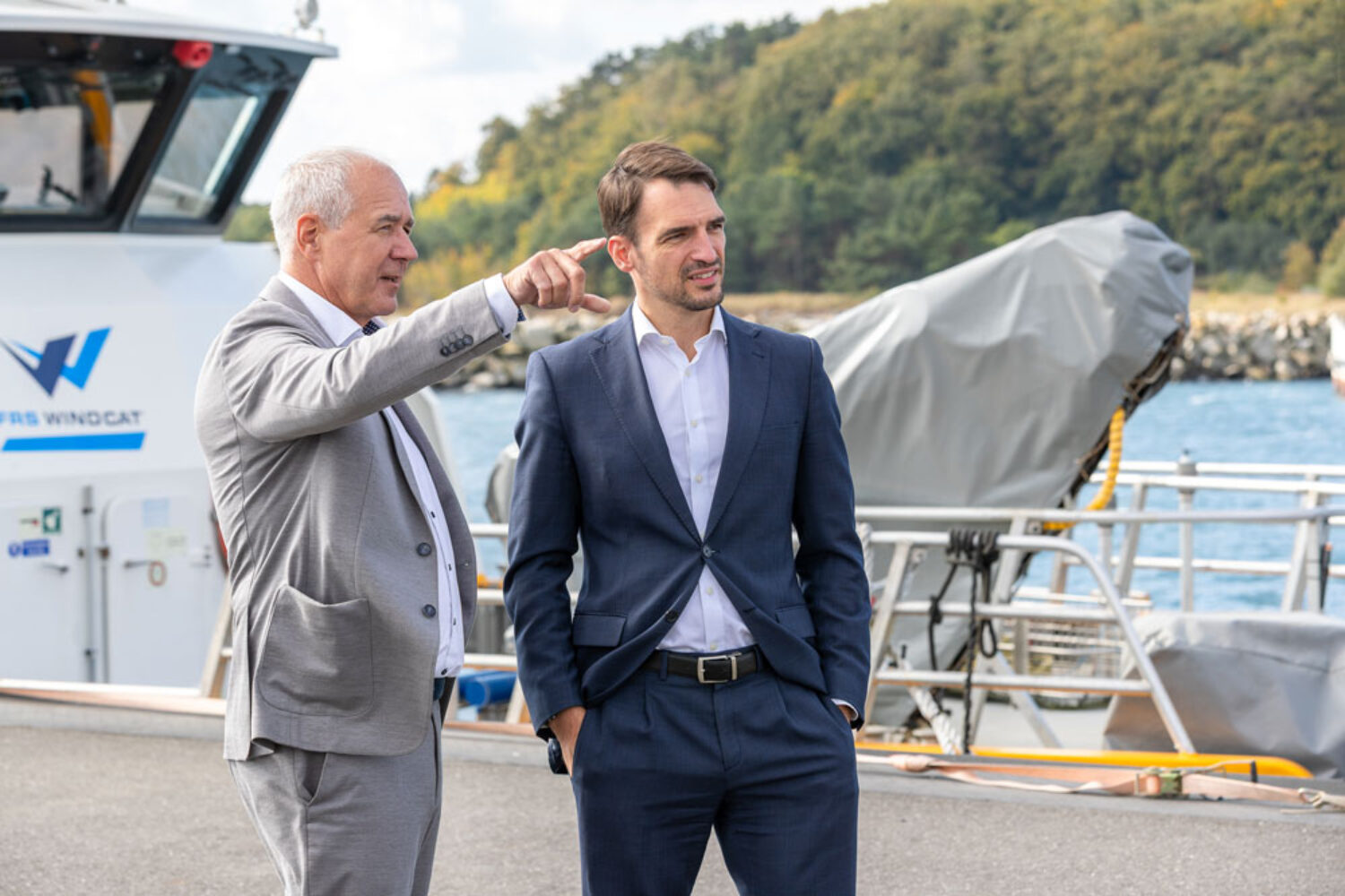 Henry Forster, Managing Director of Mukran Port (left), with Felipe Montero, CEO of Iberdrola Germany